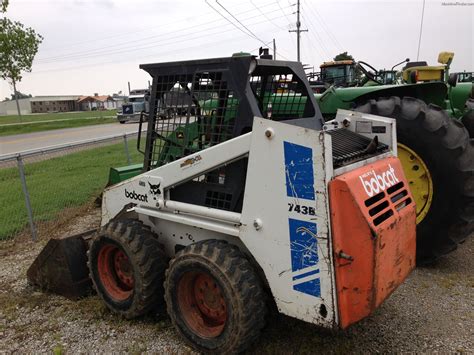 bobcat 743b skidsteer